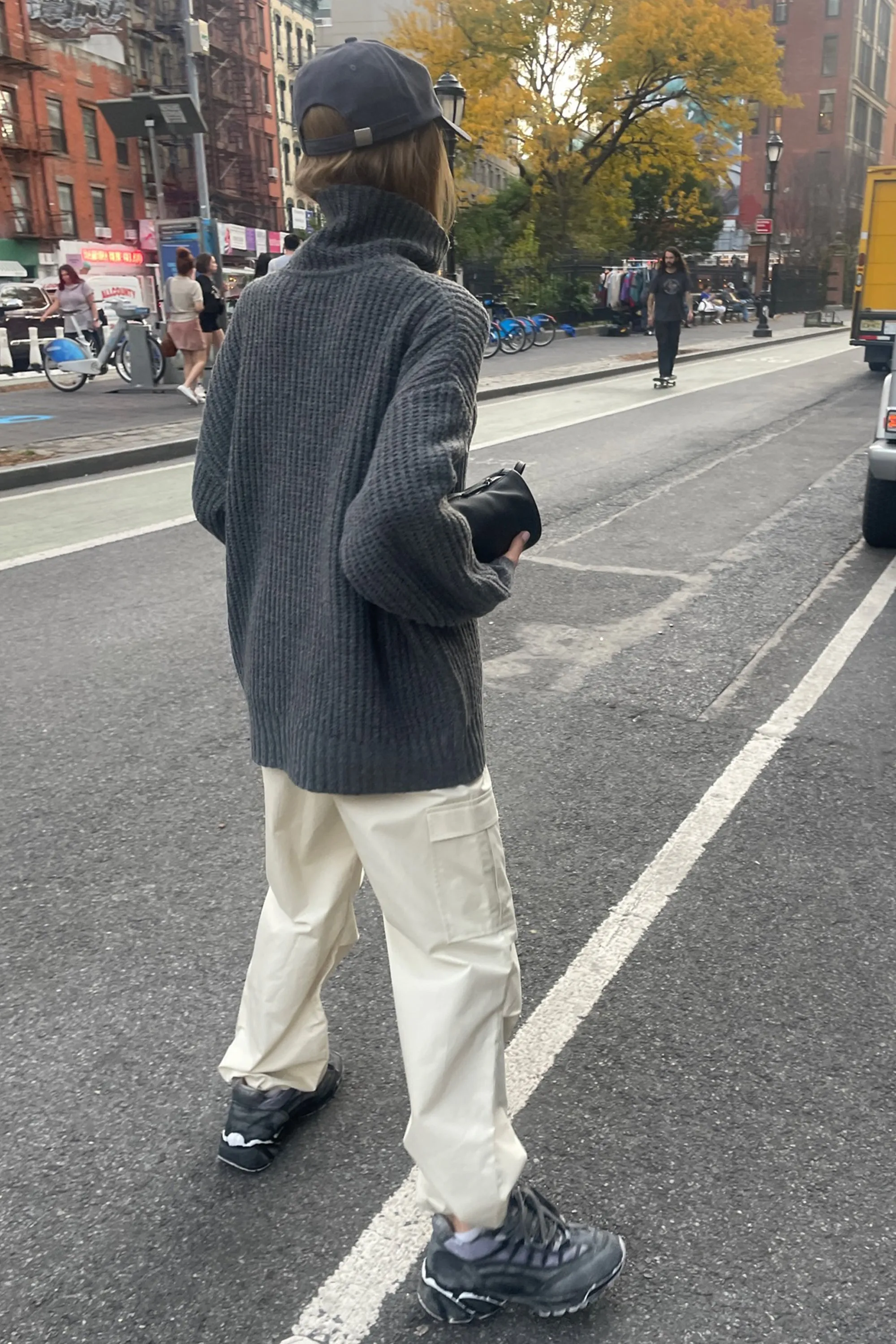 CHUNKY TURTLENECK SWEATER